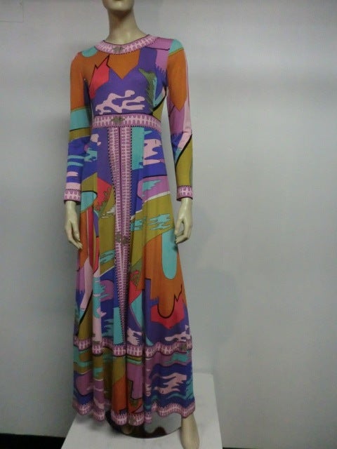 A fantastic Bessi silk jersey mod printed maxi with a gorgeous pattern!  Size 6. Back zipper.
