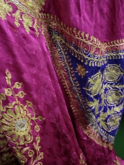 Spectacular Silk Embroidered Caftan from Egyptian Court Habitué In Good Condition In Gresham, OR