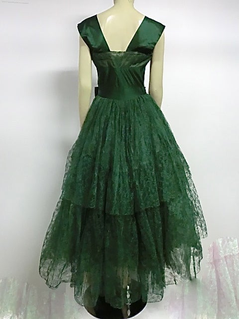 50s Kelly Green Silk Chantilly Lace and Satin Tea Length Gown 1