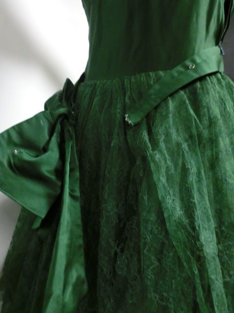 50s Kelly Green Silk Chantilly Lace and Satin Tea Length Gown 5