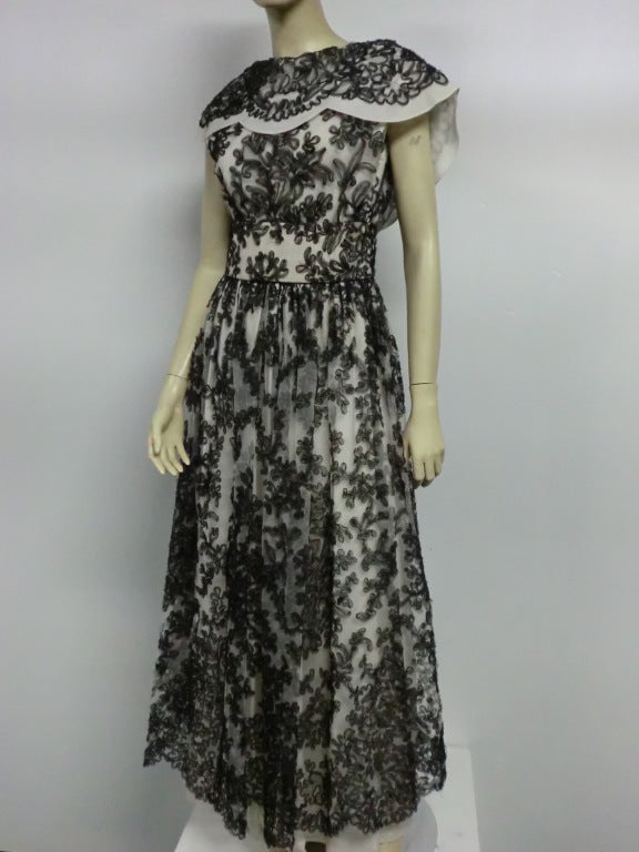 Women's 50s Black and White Ribbon Embroidered Gown