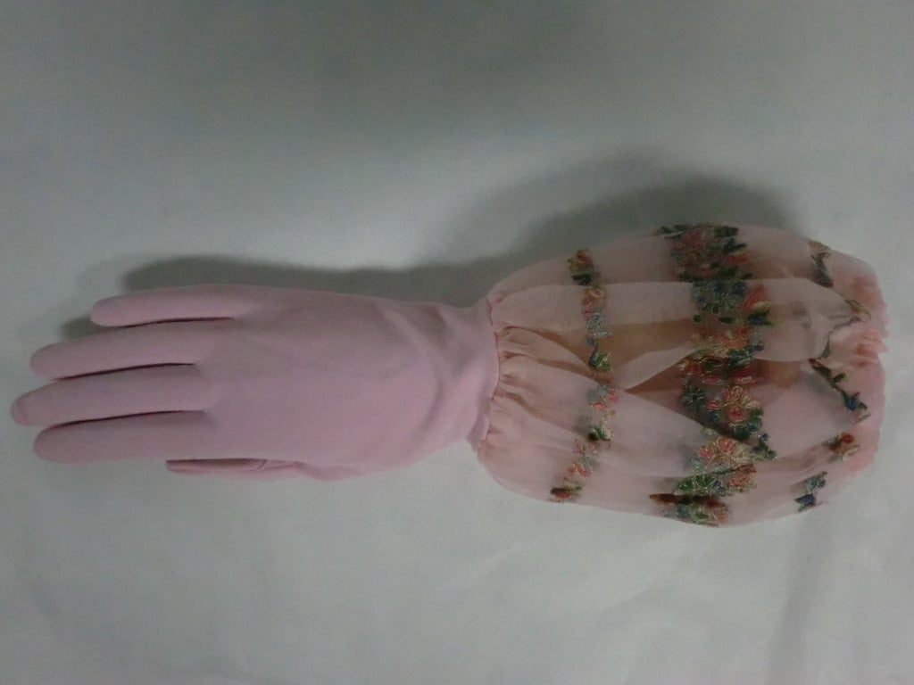 Brown 50s Pink/White Gloves w/ Embroidered Organza Gauntlet