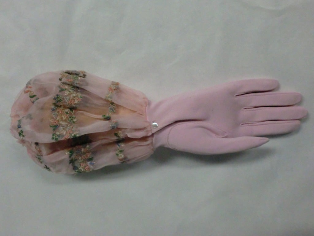Women's 50s Pink/White Gloves w/ Embroidered Organza Gauntlet