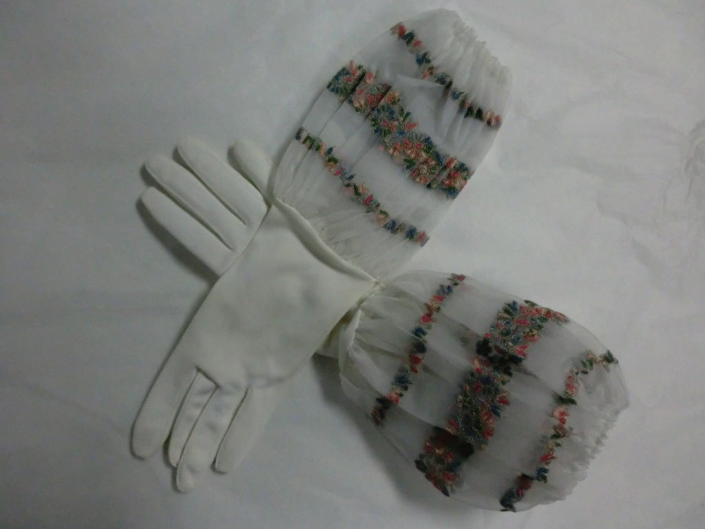 50s Pink/White Gloves w/ Embroidered Organza Gauntlet 3