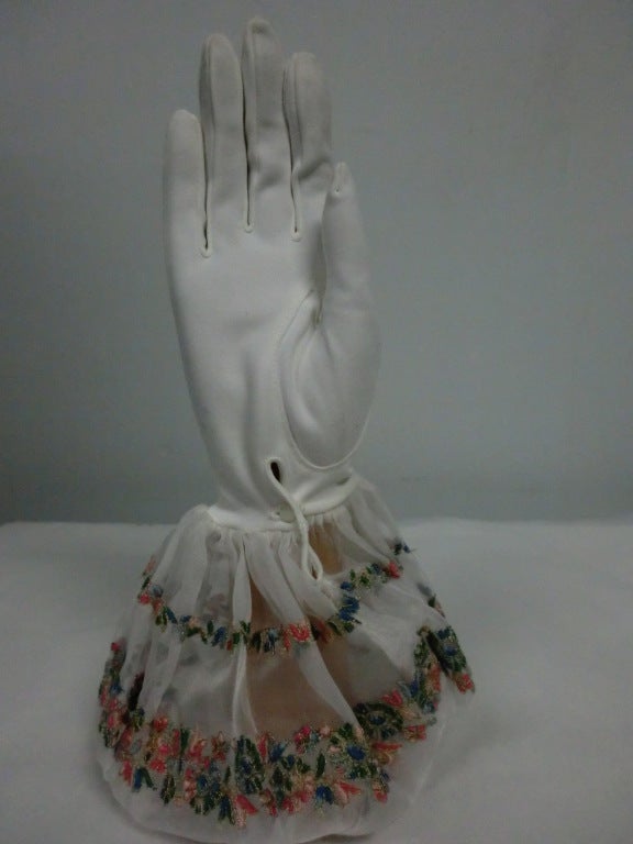 50s Pink/White Gloves w/ Embroidered Organza Gauntlet 4