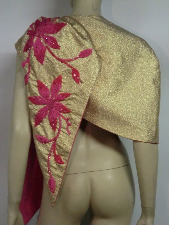 50s Glam Gold Lame Evening Wrap w/ Fuchsia Lining and Embroidery 5