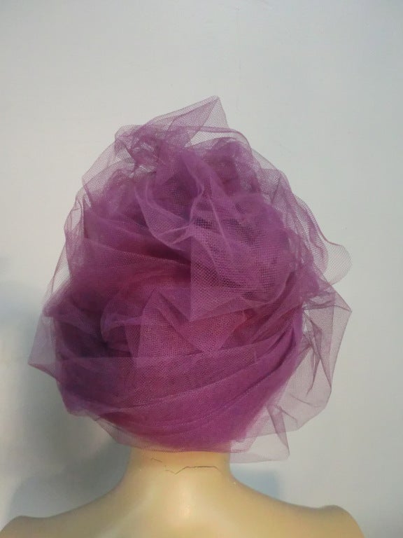 Cappello ad alveare in tulle lavanda con nappe anni '60 e velo opzionale 1