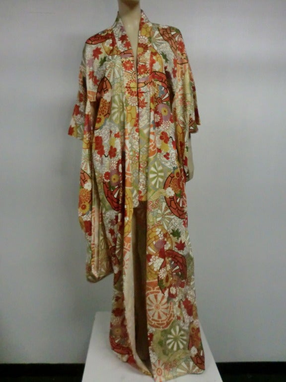 A fantastic 40s Japanese kimono in a beautiful printed and painted silk.  Medium weight