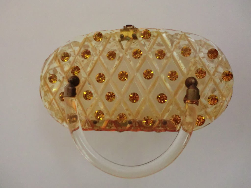 1950er Jahre Lucite Oval-Box Tasche beschlagen w / Topas Strasssteinen im Zustand „Hervorragend“ in Gresham, OR
