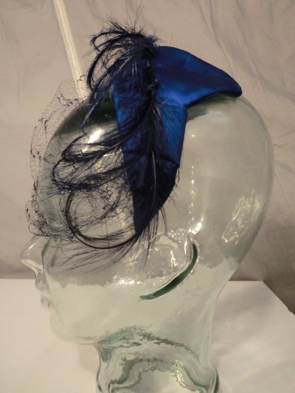1950s Royal Blue Satin and Feather Cocktail Hat w/ Veil In Excellent Condition In Gresham, OR