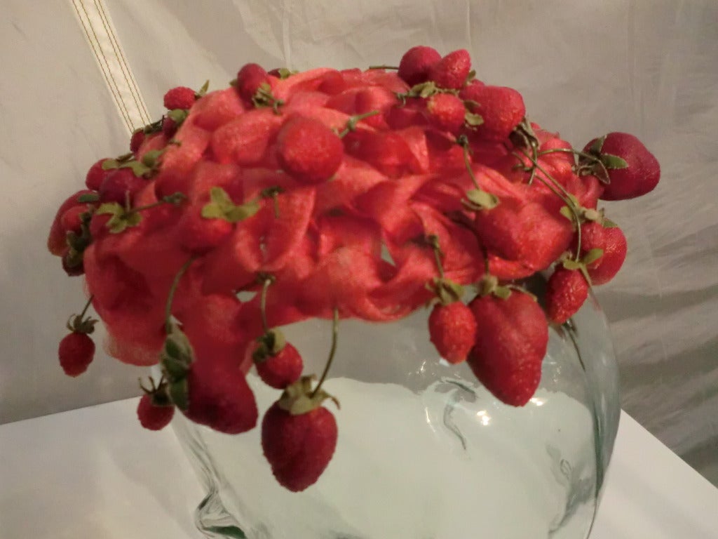 1950s Irene Strawberry Hat from I. Magnin In Excellent Condition In Gresham, OR