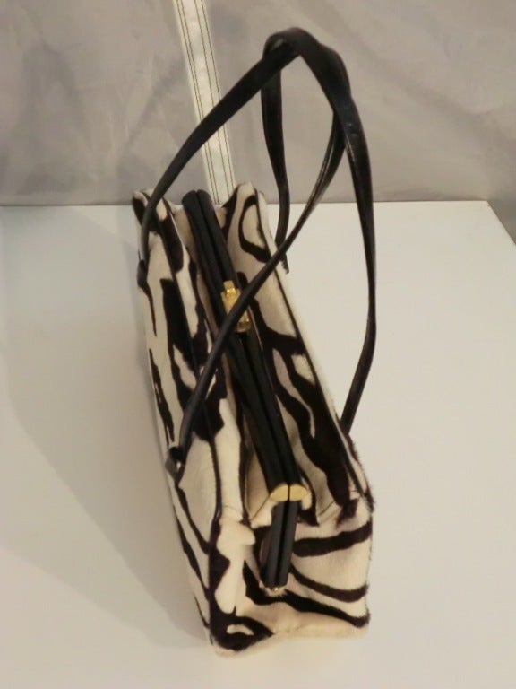 1960s Morris Moskowitz Zebra Stenciled Calfskin Structured Handbag In Excellent Condition In Gresham, OR
