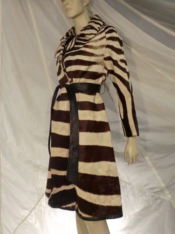 1960er Edward Loewell Zebrafell Mod Trenchcoat mit Ledergürtel und Zierleiste Damen
