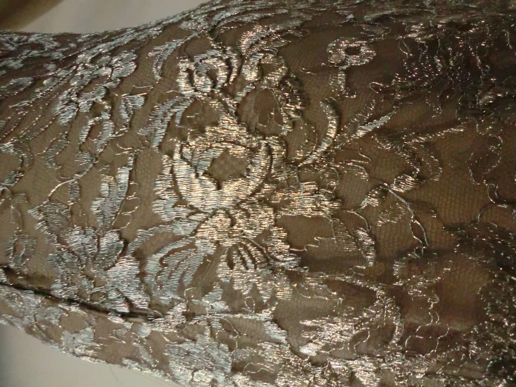 Calvin Klein Champagne Silk Metallic Lace Gown with Fishtail Train In Excellent Condition In Gresham, OR