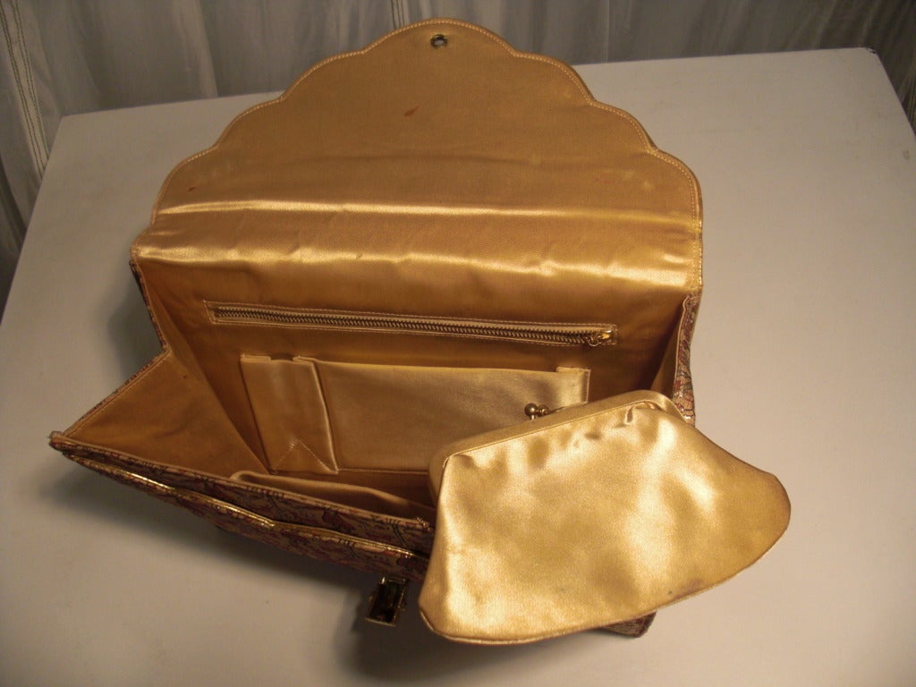 1930s Figural Silk Brocade Clutch with Rhinestone Clasp and Gold Piping In Good Condition In Gresham, OR