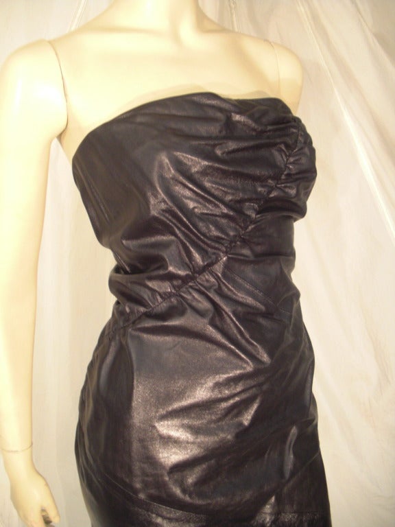 Gucci Fine Black Leather Strapless Cocktail Dress with Slit In New Condition For Sale In Gresham, OR