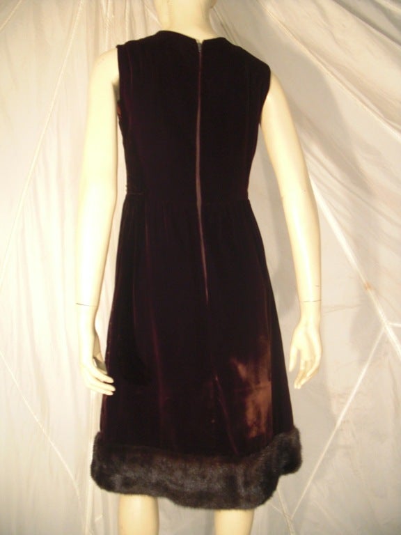 1960s Oscar de La Renta Velvet Studded and Embroidered Dress w/ Fur Hem In Excellent Condition In Gresham, OR