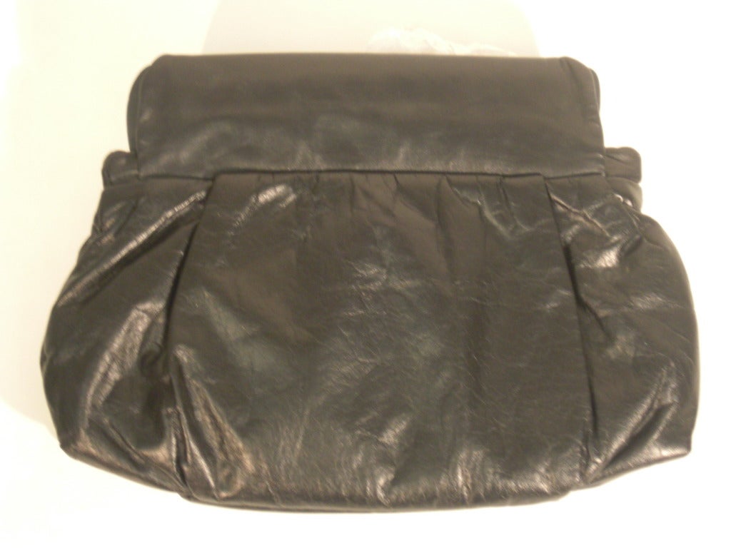 1984 Leather Clutch w/ Handpainted Lucite Closure In Excellent Condition In Gresham, OR