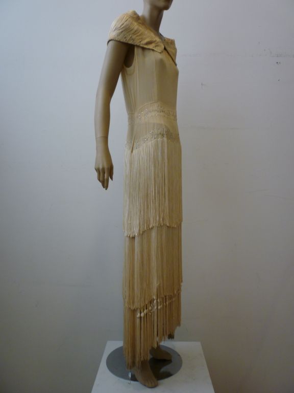 Women's Statuesque 1920s Fringed Wedding Gown
