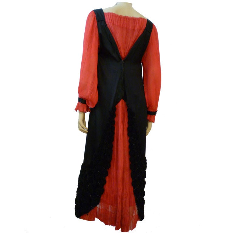 Attribué à Paul Poiret Robe en mousseline de soie plissée avec superposition