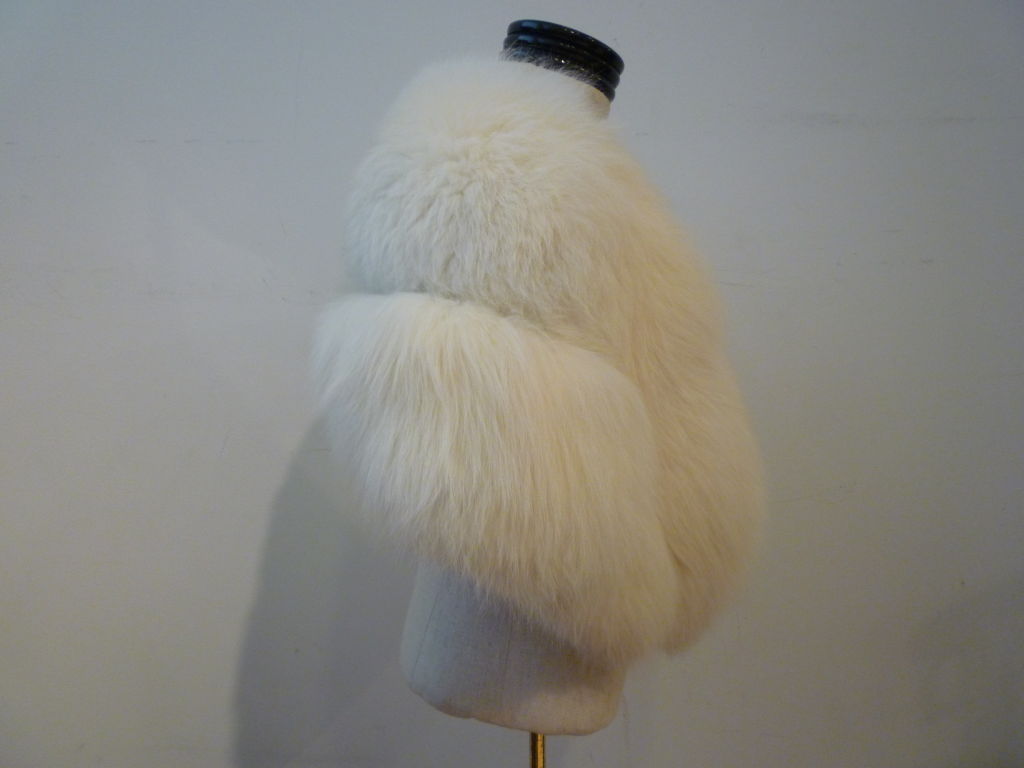 A gorgeous 50s white fox stole with double pelts, shaped shoulders and silk lining!