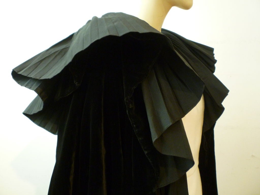 Mingolini and Gugenheim 50s Italian Couture Velvet Opera Coat 2