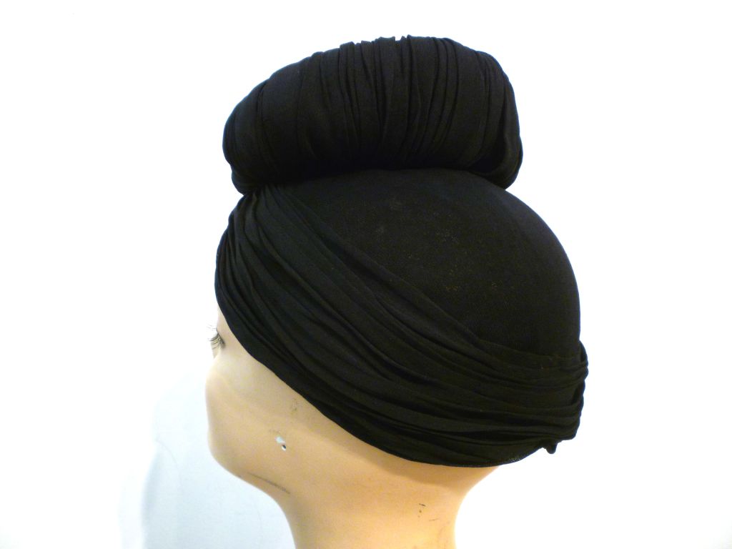 A fantastic iconic 40s silk jersey turban made in France by 