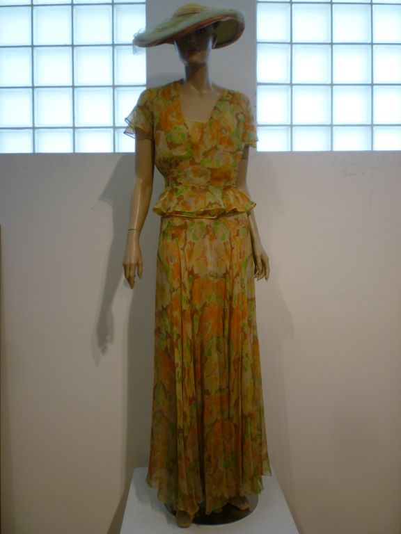 Wonderful E. L. Mayer NY couture 30s floral print silk chiffon 2-piece gown with short wrap jacket.  Silk lined, with side closure which hooks down the whole side to underarm.
