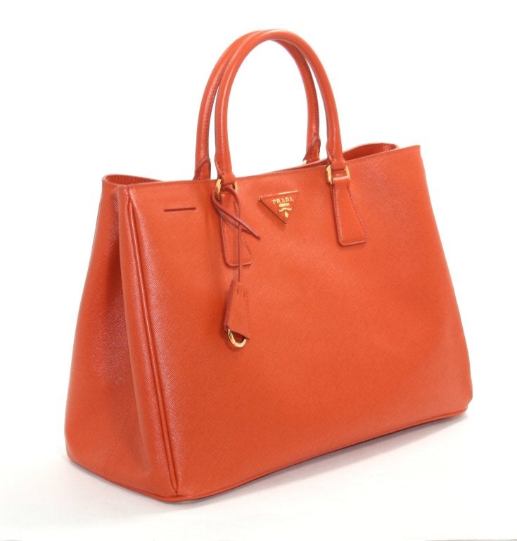 Prada Papaya Saffiano Lux Leather Tote In Excellent Condition In New York City & Hamptons, NY
