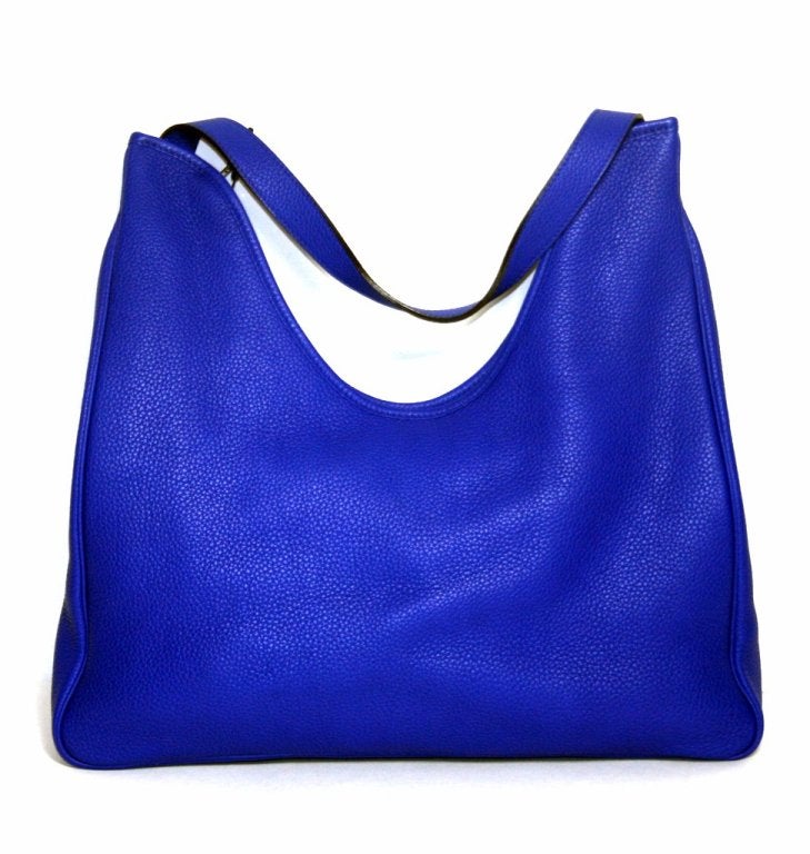 Hermès Bleu Electrique Clemence Leather Massai GM Hobo In Excellent Condition In New York City & Hamptons, NY