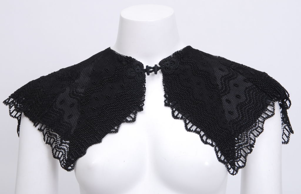 Black Victorian Lace Collar For Sale
