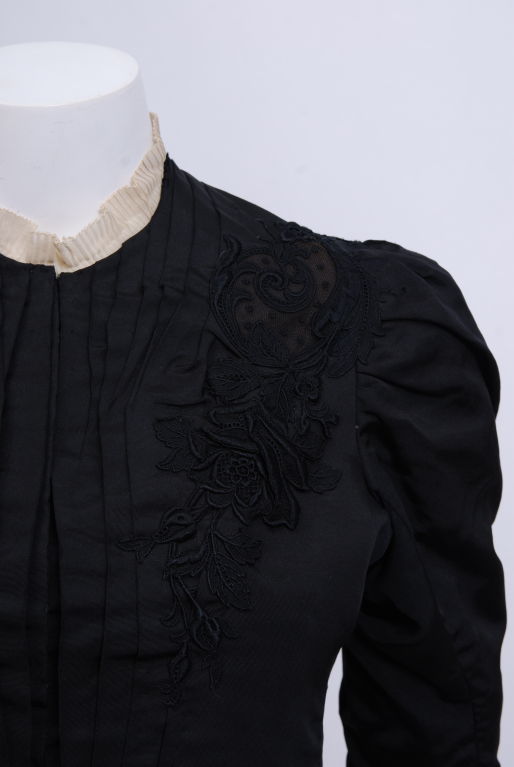 Victorian Black Silk Appliqued Jacket For Sale 2