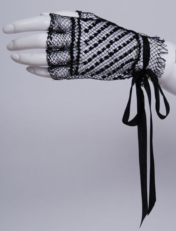lindsay lohan gloves