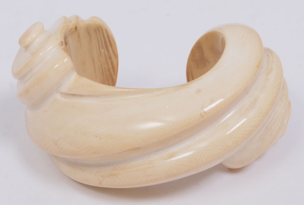 1980's hand carved  one of a kind Patricia Von Musulin cuff.