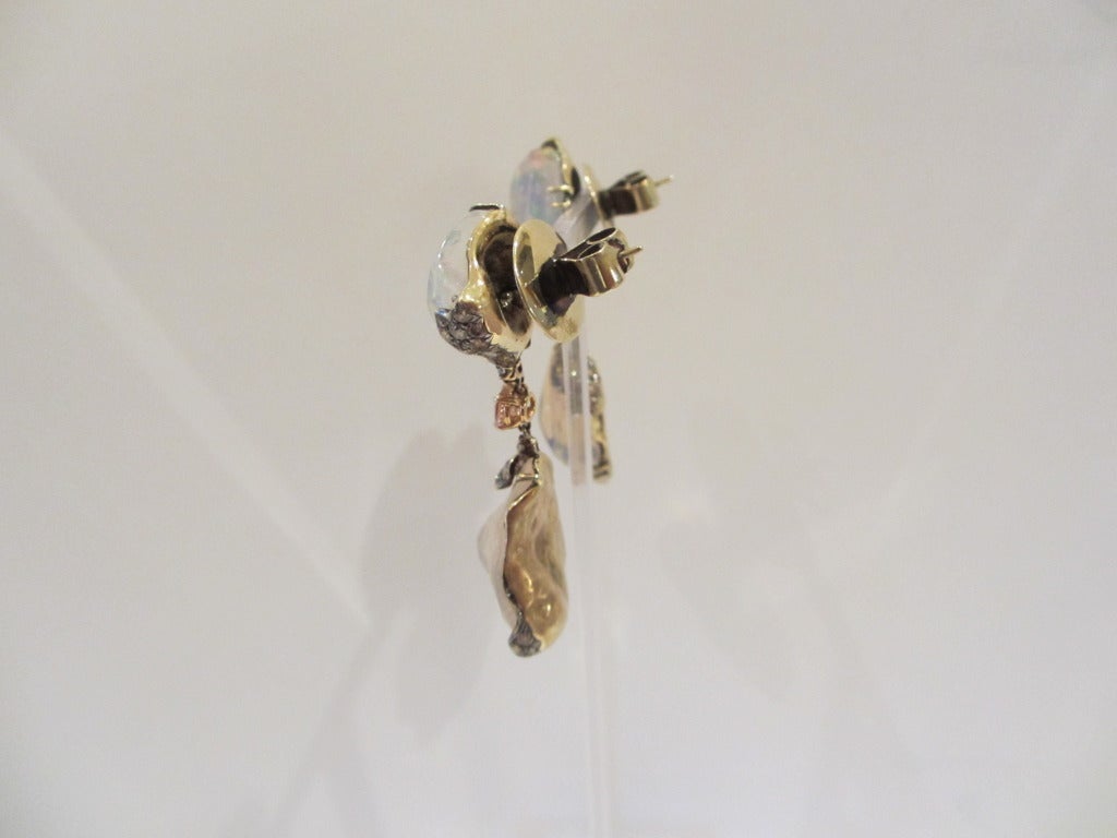 Tropfenohrringe mit Jelly-Opal und braunen Diamanten im Zustand „Neu“ im Angebot in New York, NY