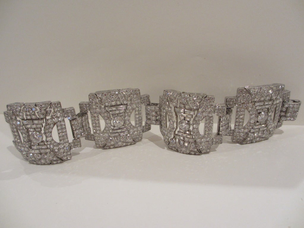 Dramatic Large Jazz Age Diamond Bracelet In New Condition For Sale In New York, NY