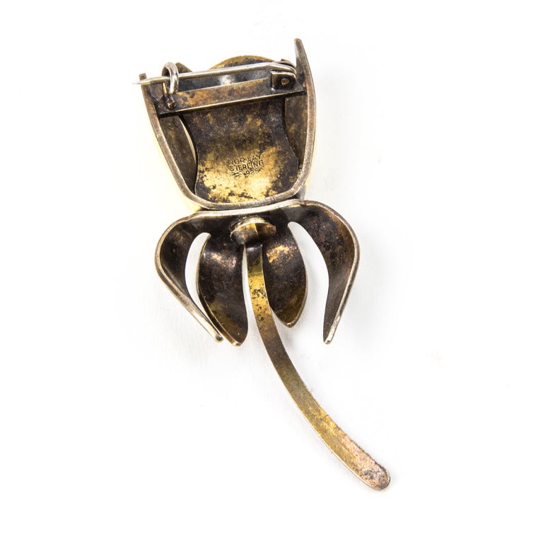 Aksel Holmsen Broche en argent sterling et émail à fleurs moderne du milieu du siècle dernier