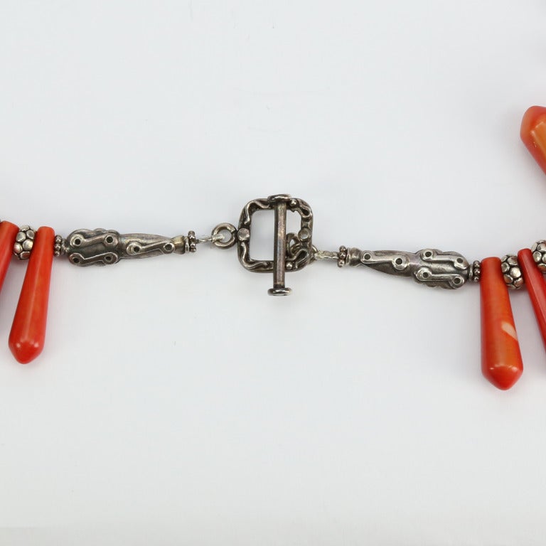 Red Coral Briolettes and Sterling Silver Necklace In Excellent Condition In Montreal, QC