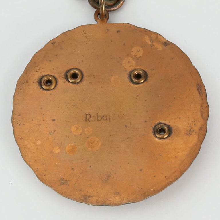 Collar medallón de cobre Mid Century Modern Rebajes Comedia y Tragedia  Modernista en venta