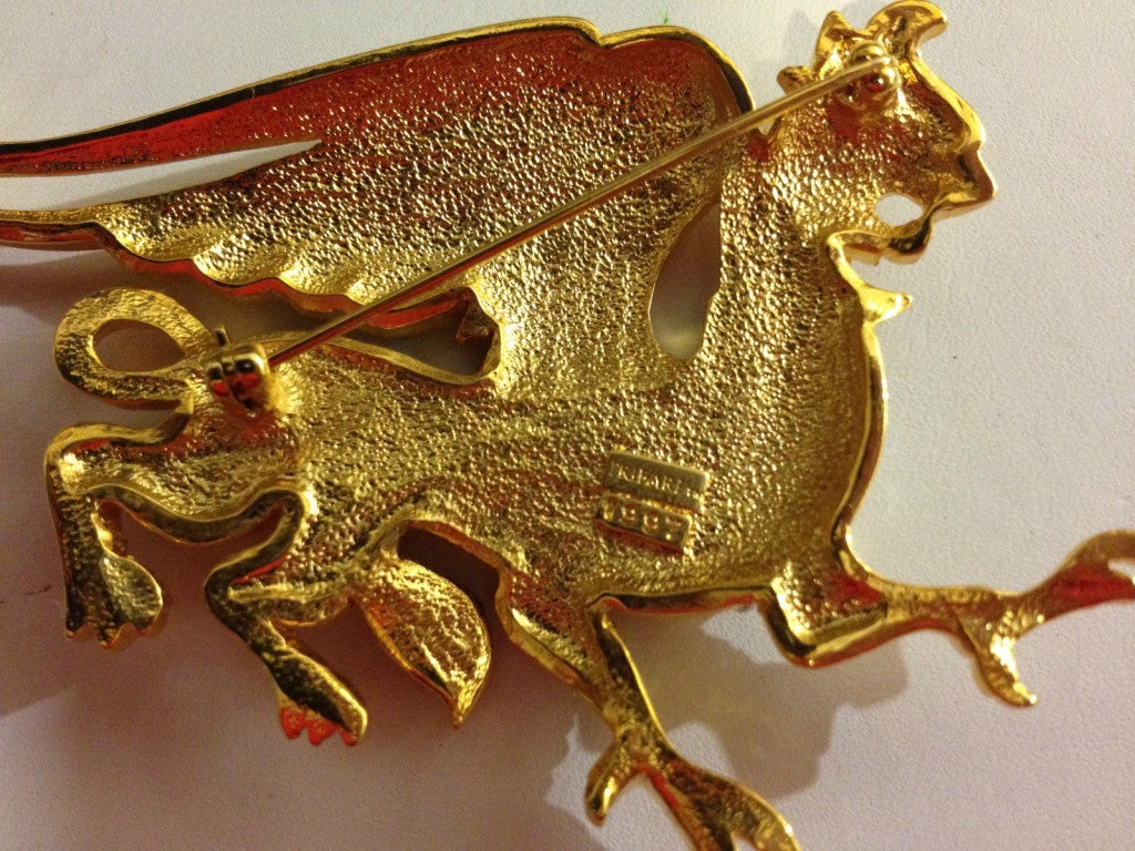 Signed Trifari Griffin Enamel and Rhinestone Brooch Pin In Excellent Condition In Montreal, QC