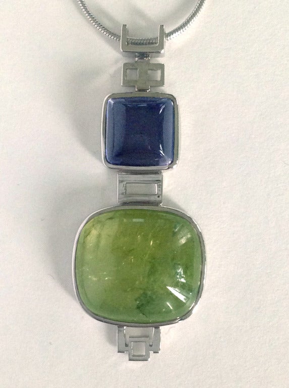 Dalben Halskette mit Peridot-Iolith-Gold-Anhänger (Cabochon) im Angebot