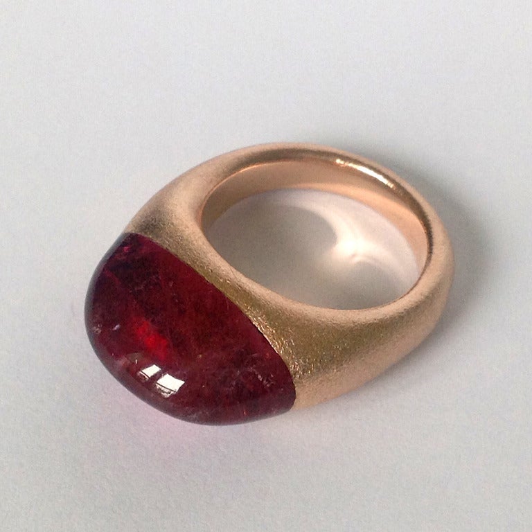 Dalben Red Tourmaline Satin Gold Ring In New Condition In Como, IT