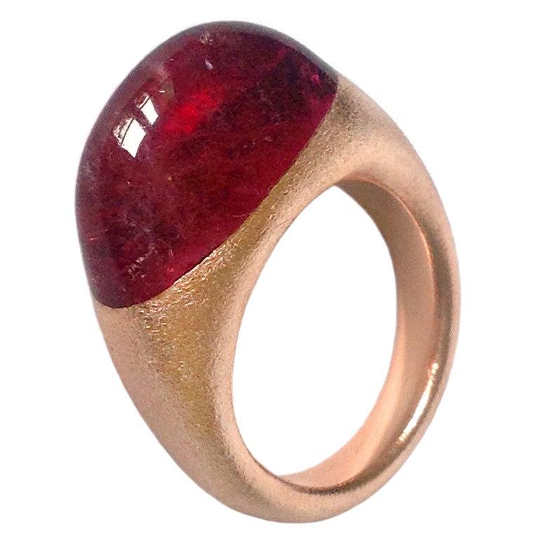 Dalben design 18k rose gold satin finishing ring with  a 14 carat bezel-set cabochon red tourmaline.
Ring size 7 - EU 54 re-sizable to most finger sizes.
