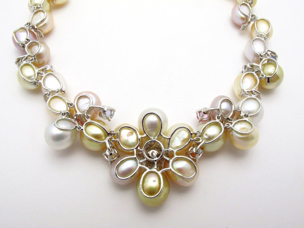 Pastel Pearl and Multicolored Sapphire Necklace In Excellent Condition For Sale In Santa Fe, NM