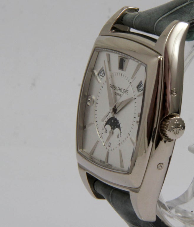 Patek Philippe White Gold Gondolo Calendario Wristwatch Ref 5135G In Excellent Condition In Munich, Bavaria
