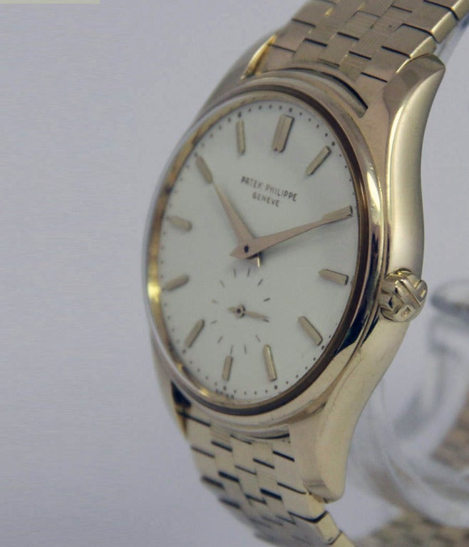 Patek Philippe Yellow Gold Automatic Wristwatch with Enamel Dial Ref 2526 In Excellent Condition In Munich, Bavaria