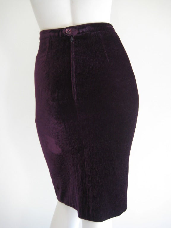 Women's 1980s Karl Lagerfeld Purple Velvet Pencil Skirt For Sale