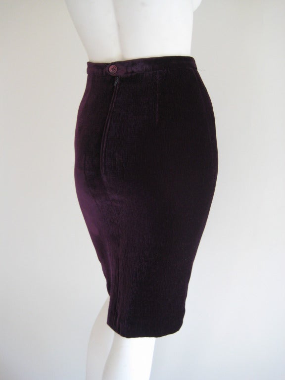 1980s Karl Lagerfeld Purple Velvet Pencil Skirt For Sale 1