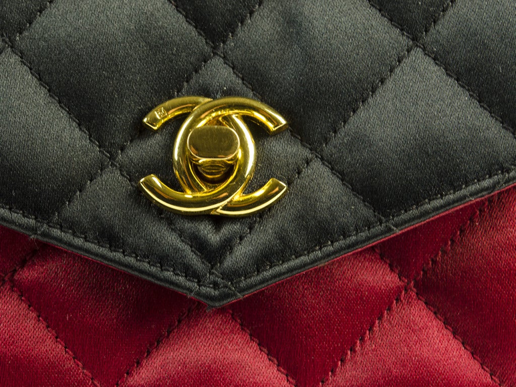 Chanel Vintage Colorblocked Red & Black Shoulder Bag For Sale 2