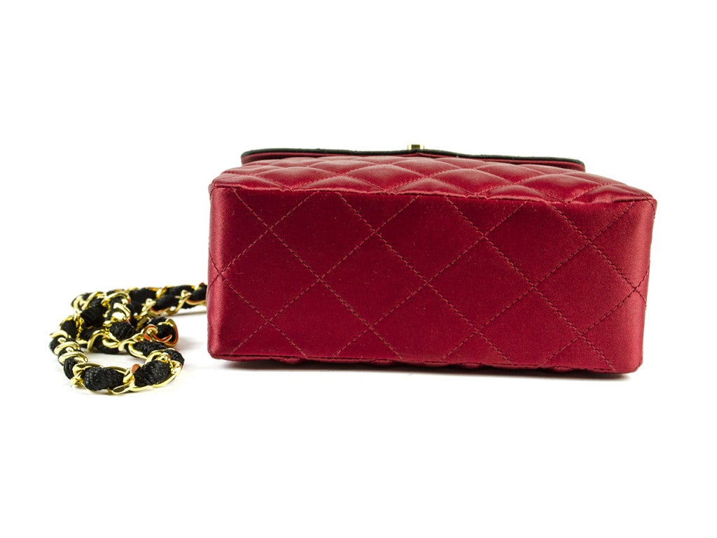 Chanel Vintage Colorblocked Red & Black Shoulder Bag For Sale 3